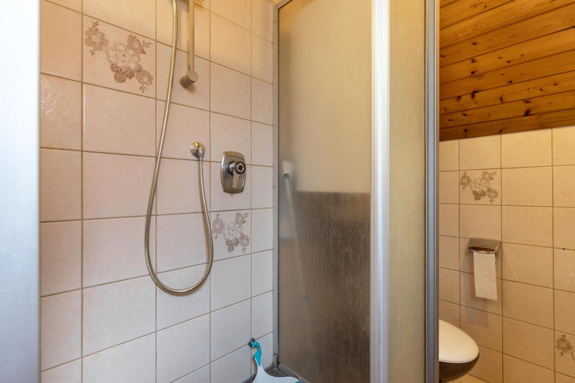 Apartmenthaus Ferienwohnungen Sila Weinstadt Exterior photo