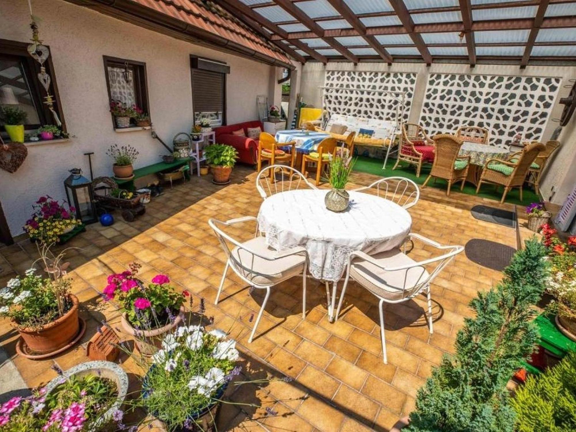 Apartmenthaus Ferienwohnungen Sila Weinstadt Exterior photo